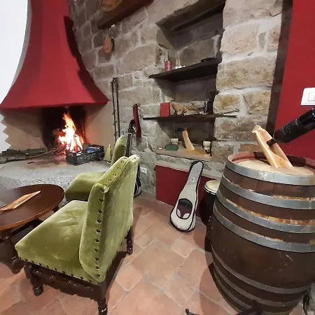 Casa Lauras, The Old Tree's House Luras