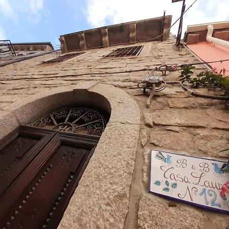Casa Lauras, The Old Tree's House Bed & Breakfast Luras