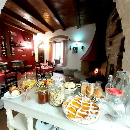 Casa Lauras, The Old Tree's House Luras