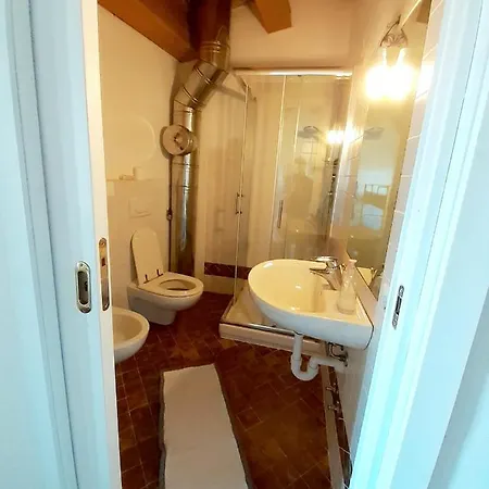 Casa Lauras, The Old Tree's House Bed & Breakfast